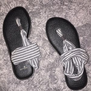 Sanuk sandals